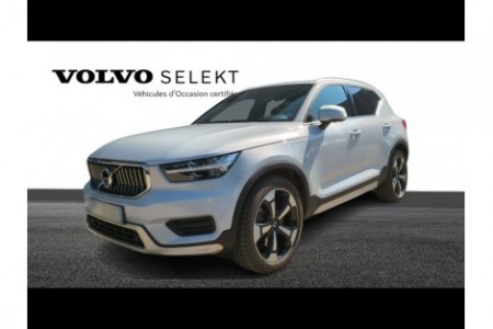 VOLVO - XC40